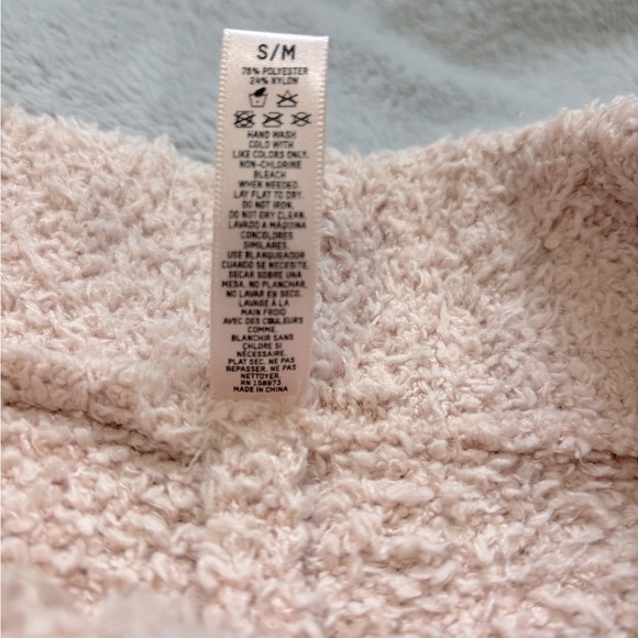 NEW SKIMS Fluffy Light Pink Shorts - Picture 4 of 4